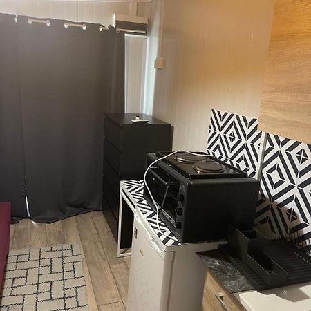 Cozy Studio In Town Center リマソール エクステリア 写真